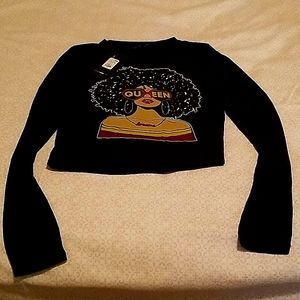 💅🏾QUEEN ME LONG-SLEEVED CROP TOP💅🏾